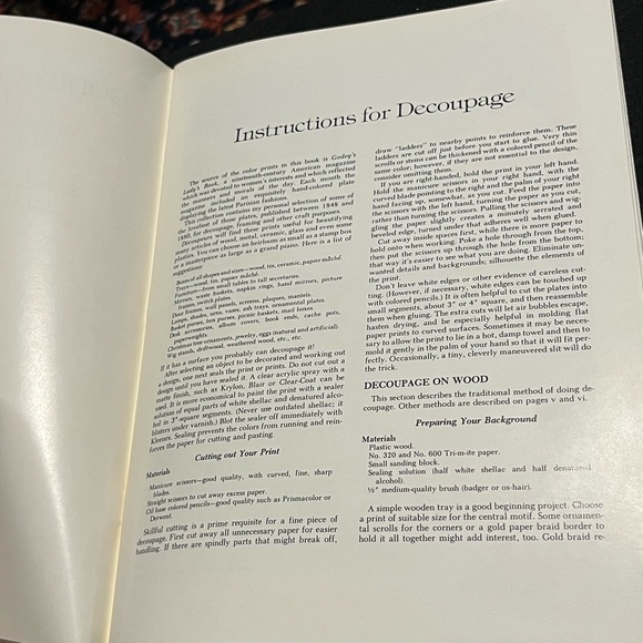 Godey’s Costume Plates in Color For Crafts, Découpage and Framing Booklet - Picture 4 of 5